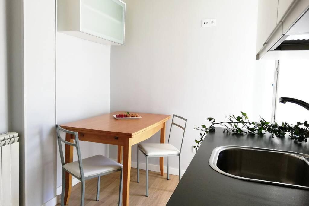 Cobexo. Moderno Y Luminoso En El Centro De Jaca Apartment Luaran gambar